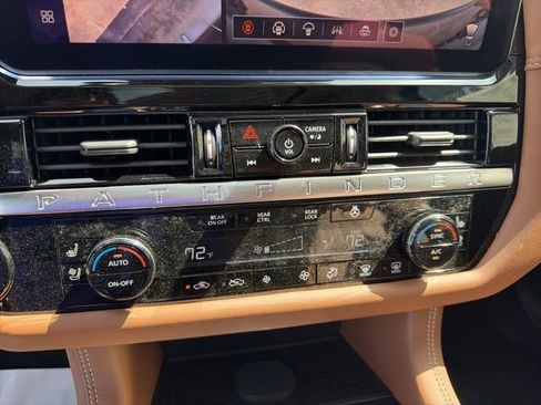 New 2026 Nissan Pathfinder Platinum image 17