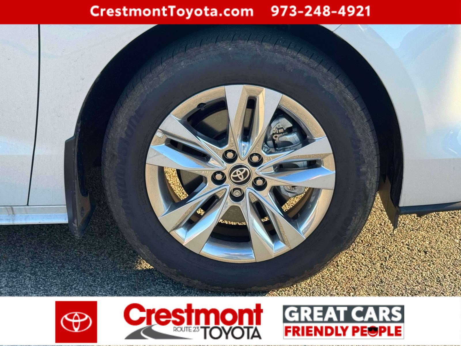 Used 2026 Toyota Sienna XLE AWD/4WD image 6