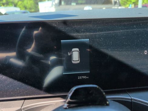 Used 2025 Hyundai Santa Fe SEL image 11