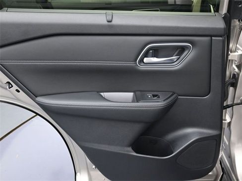 New 2025 Nissan Rogue Platinum w/ Platinum Premium Package image 27