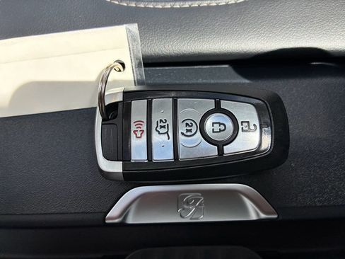 Used 2025 Ford Expedition Platinum AWD/4WD image 28