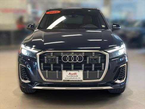 Used 2025 Audi Q7 3.0T Premium w/ Convenience Package image 2