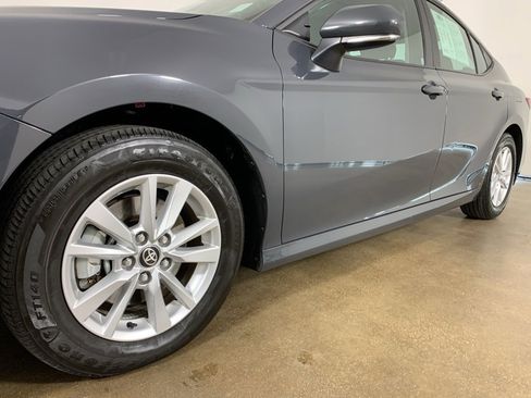 Used 2025 Toyota Camry LE image 39