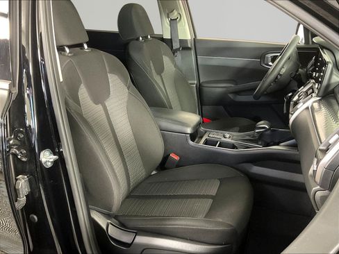 Certified 2023 Kia Sorento LX AWD/4WD image 29