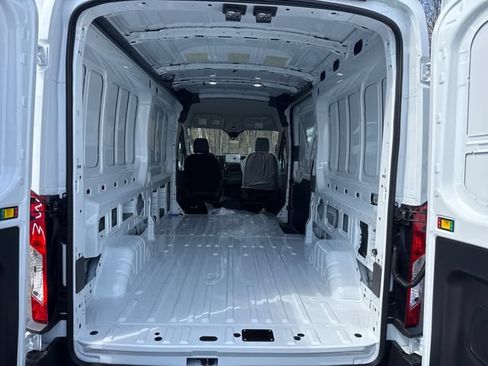 New 2026 Ford Transit 250 148 Medium Roof RWD image 14