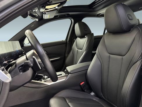 Used 2023 BMW 330i Sedan w/ M Sport Package image 5