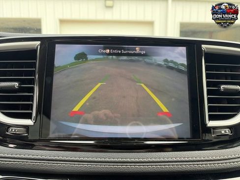 Certified 2023 Chrysler Pacifica Touring-L FWD image 19
