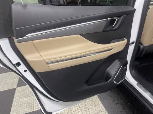 New 2025 Buick Enclave Preferred w/ Power Package AWD/4WD image 11