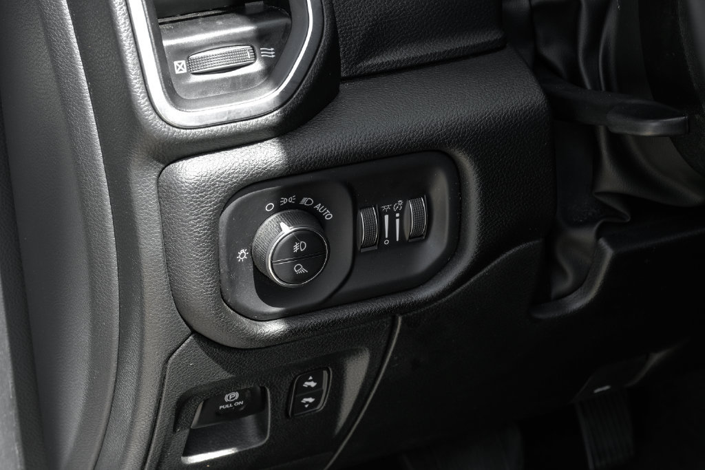 Used 2023 RAM 1500 Laramie AWD/4WD image 40