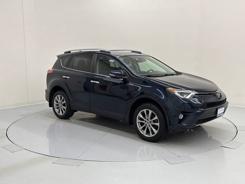 Used 2017 Toyota RAV4 Limited w/ Carpet Mat Package AWD/4WD image 8