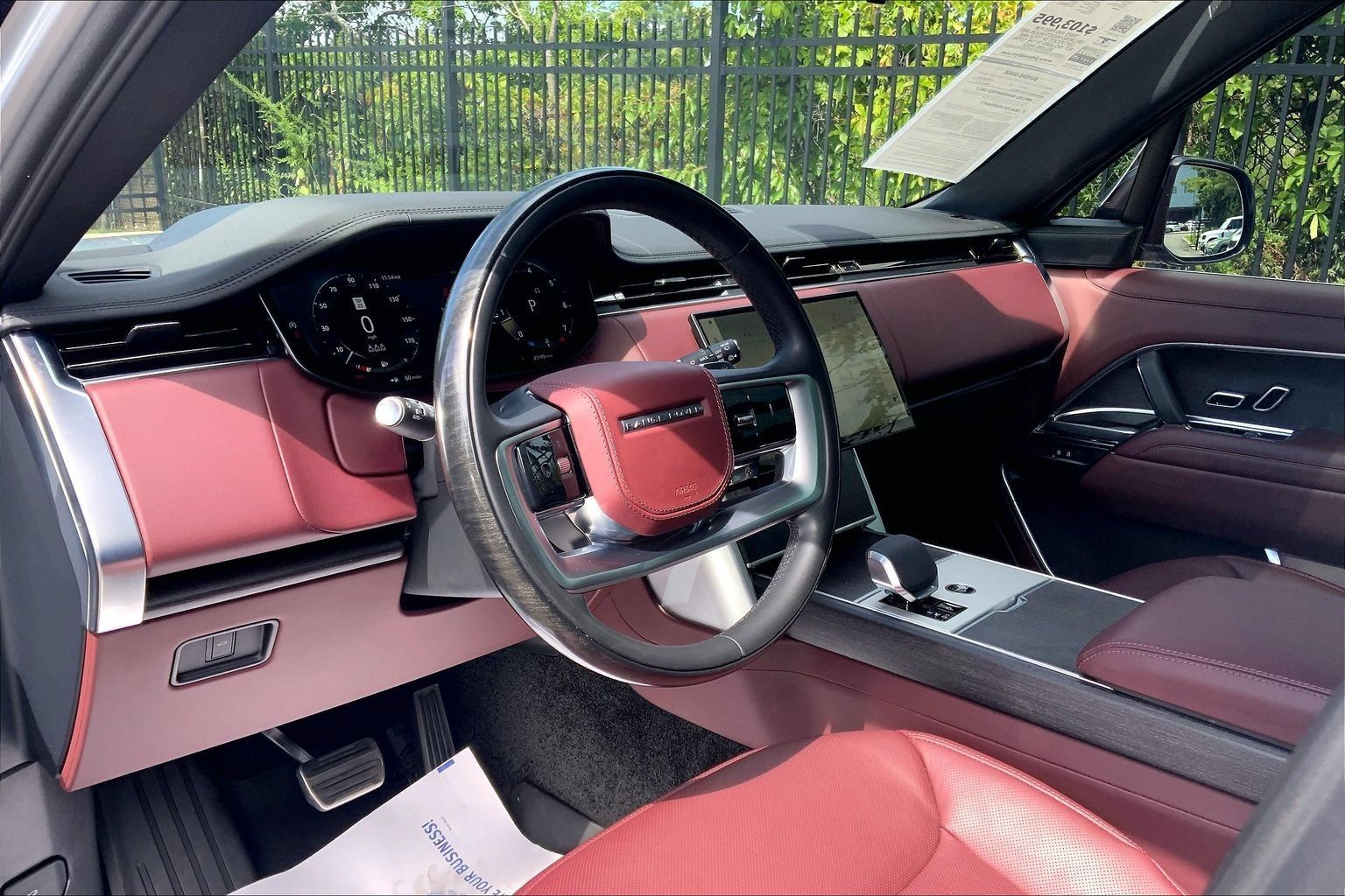 Certified 2025 Land Rover Range Rover SE AWD/4WD image 17