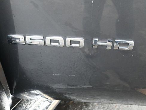 Used 2011 Chevrolet Silverado 2500 LT w/ Interior Plus Package image 23