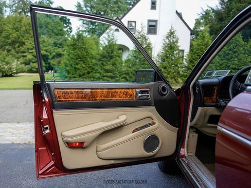 Used 1988 Jaguar XJ Vanden Plas RWD image 23