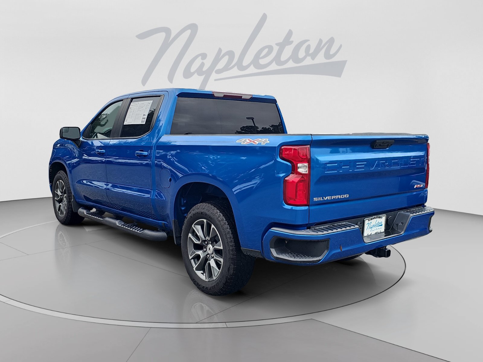 Used 2023 Chevrolet Silverado 1500 RST AWD/4WD image 3