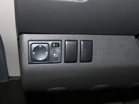 Used 2005 Nissan Pathfinder SE image 12