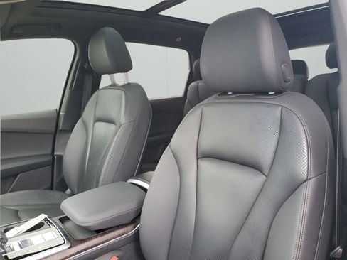 Used 2020 Audi Q7 3.0T Prestige image 31