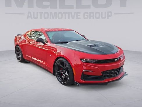 Used 2021 Chevrolet Camaro SS RWD image 7
