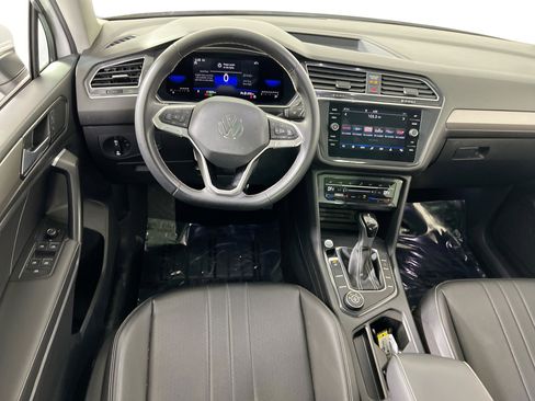 Used 2022 Volkswagen Tiguan SE AWD/4WD image 22