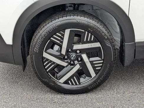 New 2026 Nissan Kicks SV w/ SV Premium Package FWD image 10
