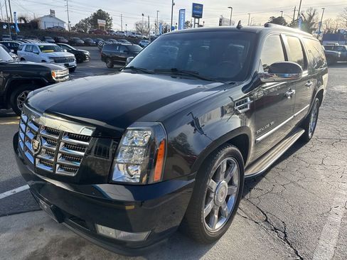 Used 2012 Cadillac Escalade ESV Luxury image 3