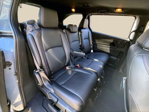 Used 2023 Honda Odyssey Sport image 19