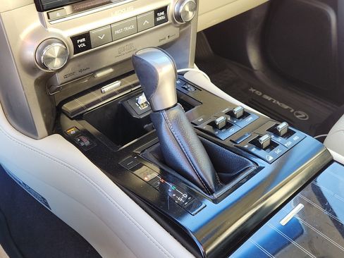 Used 2020 Lexus GX 460 Luxury image 18