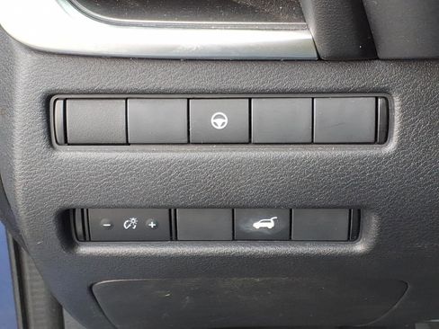 Used 2021 Nissan Rogue SV w/ Premium Package image 16