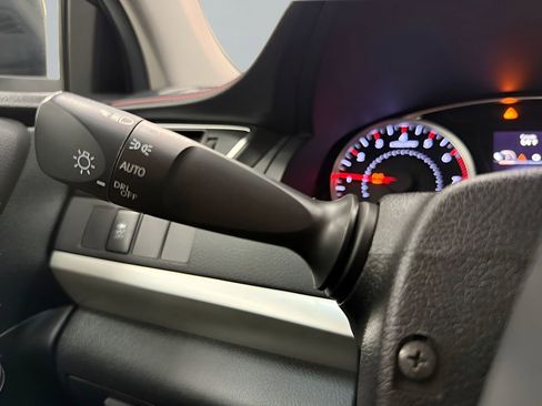 Used 2017 Toyota Camry SE image 18