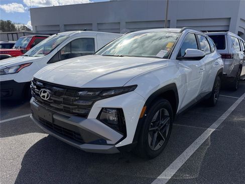 Used 2025 Hyundai Tucson SEL image 2
