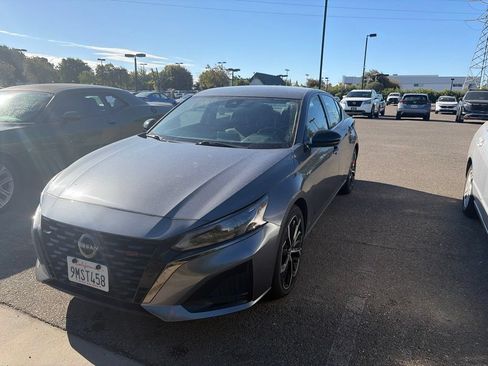 Used 2024 Nissan Altima 2.5 SR FWD image 3