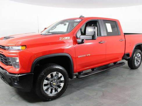 Used 2024 Chevrolet Silverado 2500 Custom w/ Custom Convenience Package AWD/4WD image 12