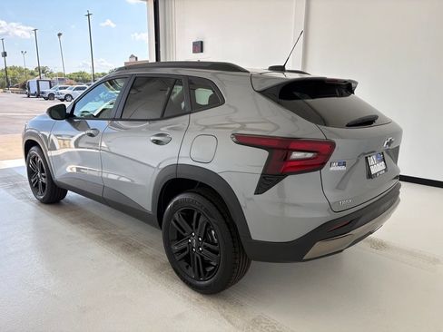 New 2026 Chevrolet Trax ACTIV w/ Sunroof Package FWD image 22
