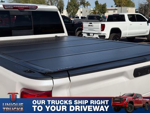 Used 2024 Chevrolet Silverado 2500 High Country w/ Technology Package image 8