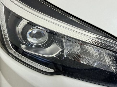 Used 2019 Subaru Forester Premium AWD/4WD image 38