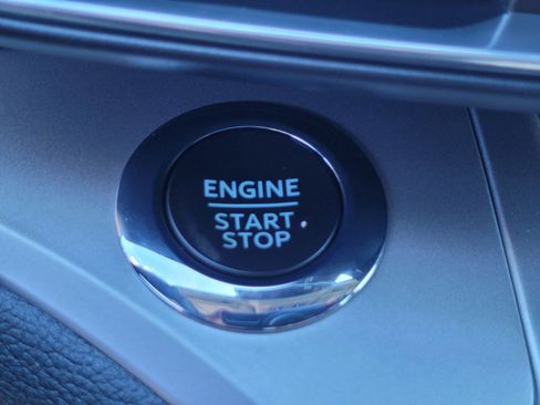 Used 2022 Ford Explorer XLT w/ Equipment Group 202A image 23