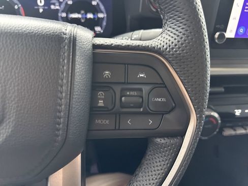 Certified 2025 Toyota Tacoma TRD Off-Road AWD/4WD image 17