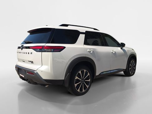 New 2026 Nissan Pathfinder Platinum AWD/4WD image 5