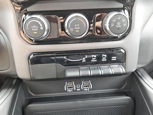 New 2026 RAM 1500 Express AWD/4WD image 19