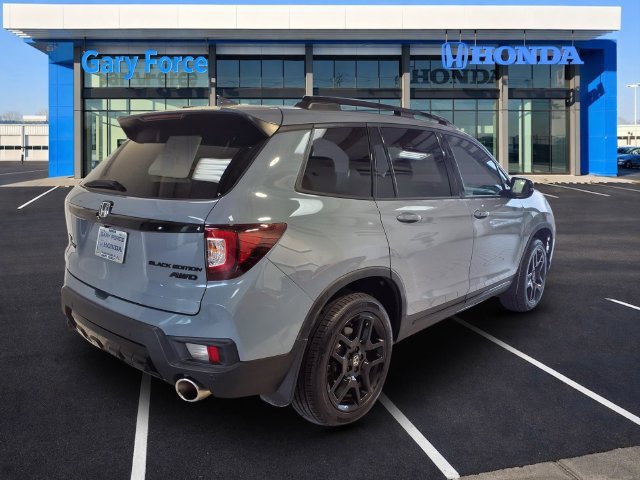 Used 2024 Honda Passport Black Edition image 2