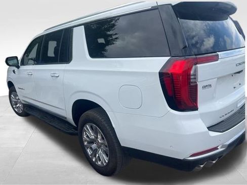 Used 2026 GMC Yukon XL Denali w/ Advanced Technology Package AWD/4WD image 10