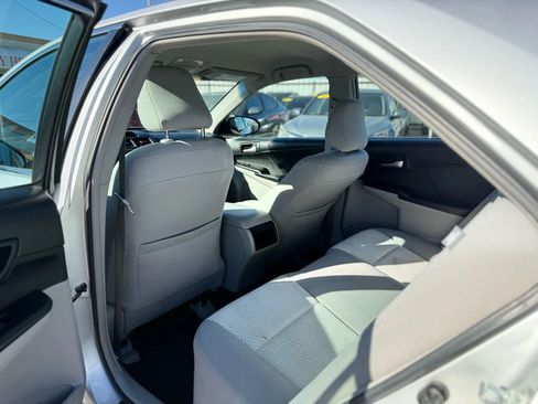 Used 2012 Toyota Camry L image 15