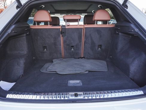 Used 2025 Audi Q3 2.0T Premium image 39