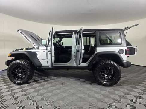 Used 2024 Jeep Wrangler Unlimited Rubicon AWD/4WD image 18