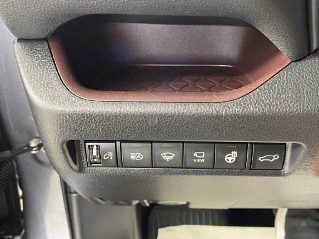 Used 2019 Toyota RAV4 Limited w/ Advanced Technology Package FWD image 16