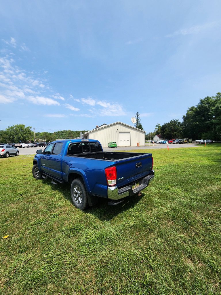 Used 2016 Toyota Tacoma SR5 w/ SR5 Appearance Package (SN) AWD/4WD image 6