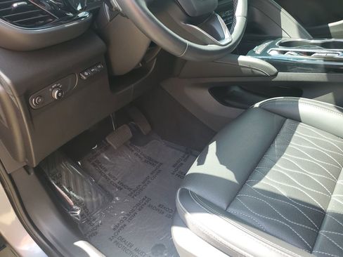 Certified 2022 Buick Envision Avenir w/ Technology Package II image 26