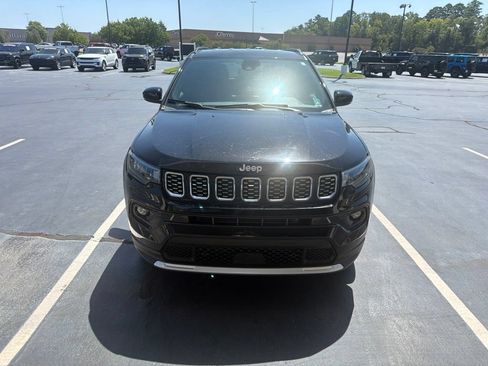 Used 2025 Jeep Compass Limited AWD/4WD image 5