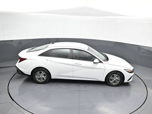 Certified 2025 Hyundai Elantra SE w/ Cargo Package FWD image 36