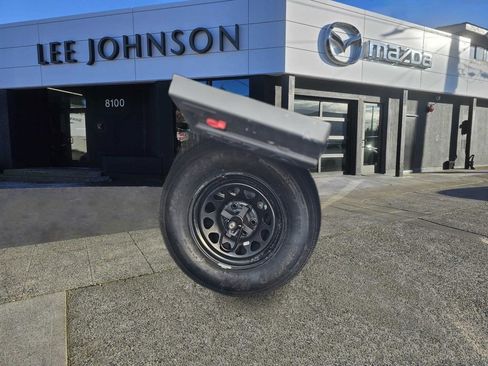 Used 2023 Chevrolet Colorado Z71 w/ Z71 Convenience Package 2 image 17