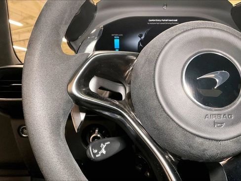 Used 2023 McLaren Artura image 23